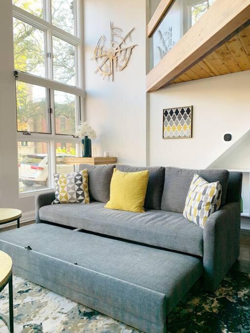 Lincoln Park Light-Filled Loft Apartment Chicago Bagian luar foto